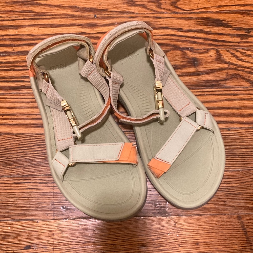 Teva Coco x Breezy